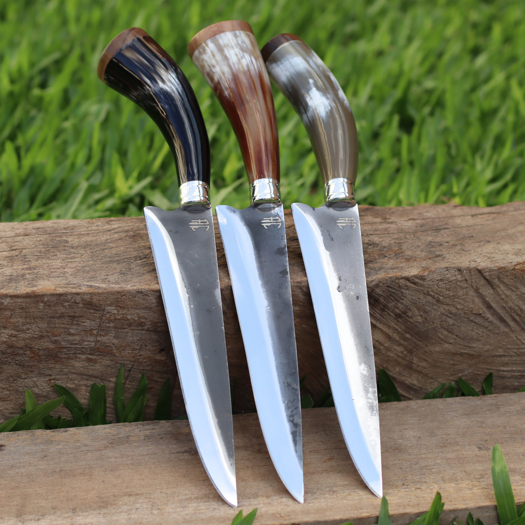 Faca Artesanal para Churrasco Personalizada Chifre Natural Sortido | 9' polegadas
