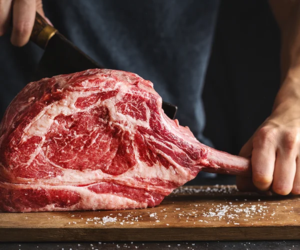 Os melhores cortes de carne pro seu churrasco (e como tratar cada um)